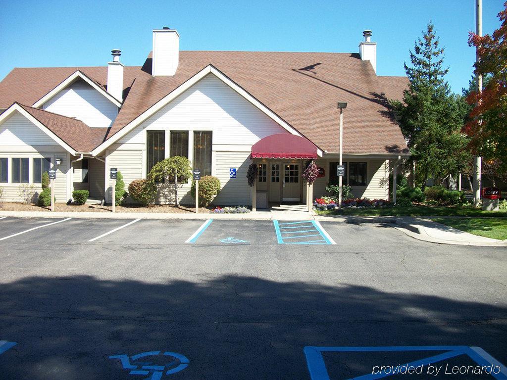 Hawthorn Suites Of تروي المظهر الخارجي الصورة