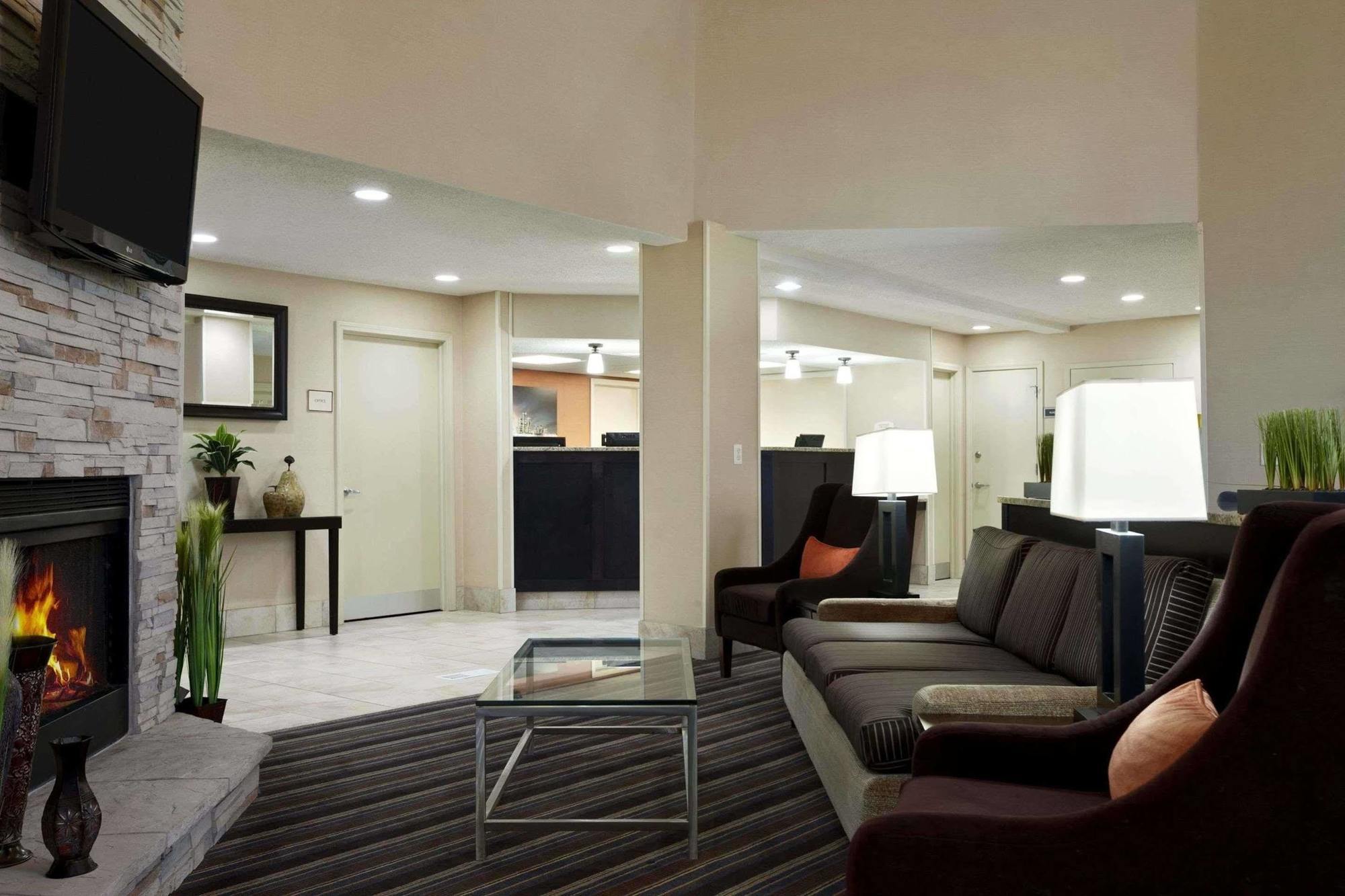 Hawthorn Suites Of تروي المظهر الخارجي الصورة