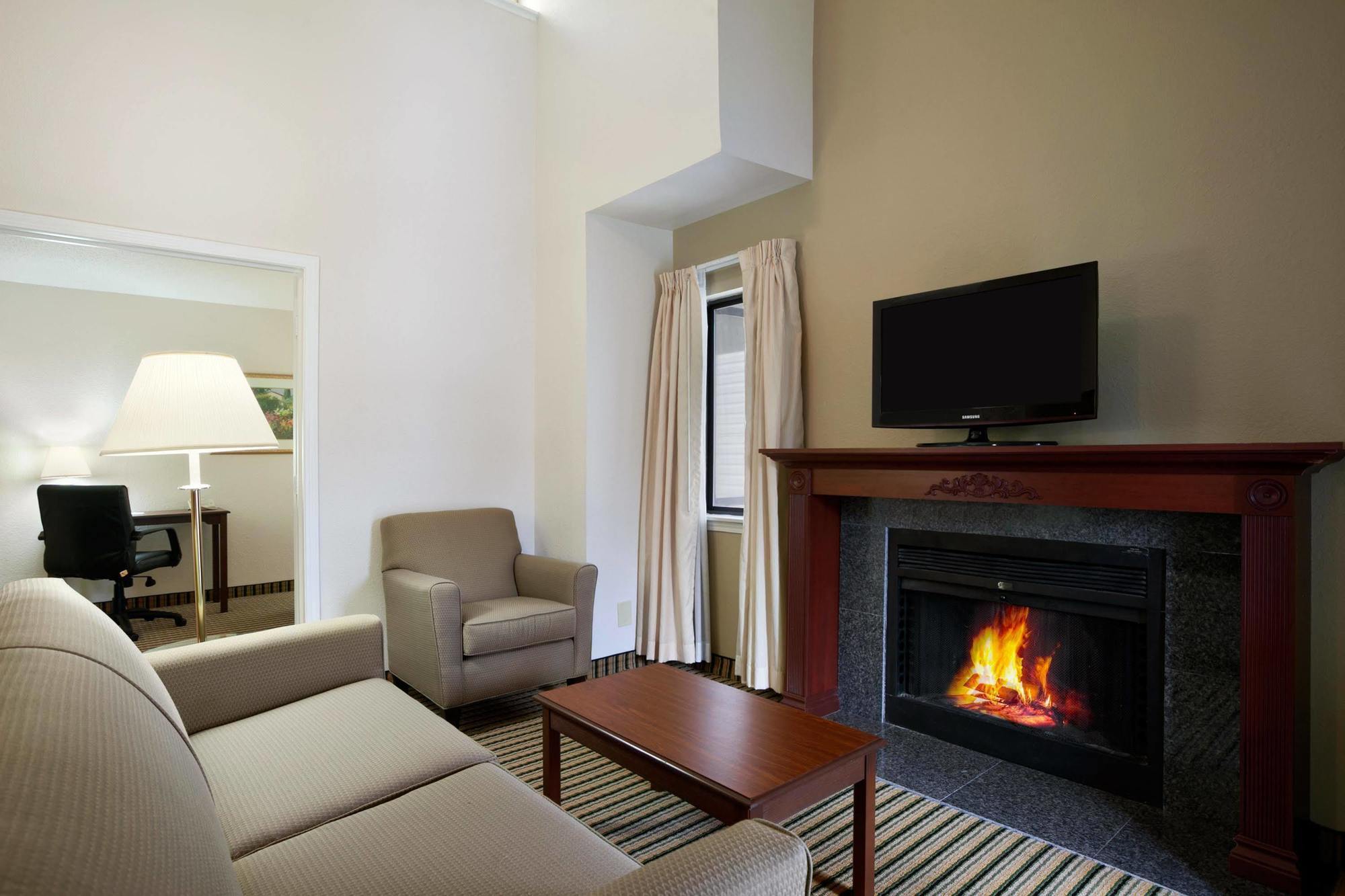 Hawthorn Suites Of تروي المظهر الخارجي الصورة