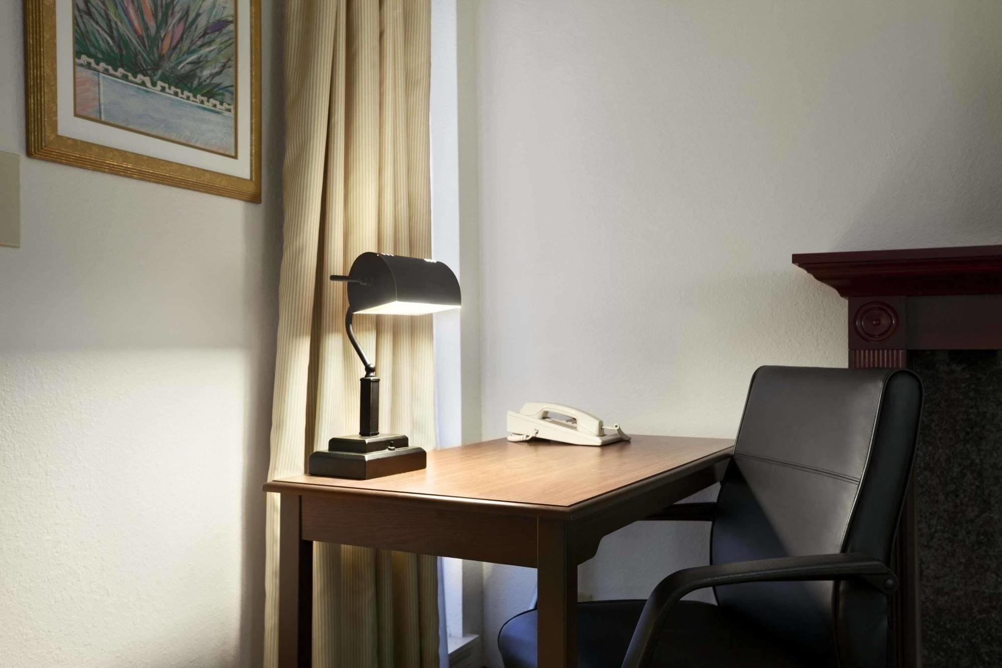 Hawthorn Suites Of تروي المظهر الخارجي الصورة