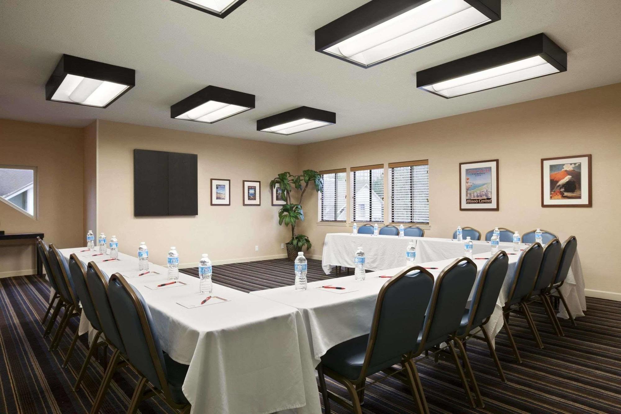 Hawthorn Suites Of تروي المظهر الخارجي الصورة