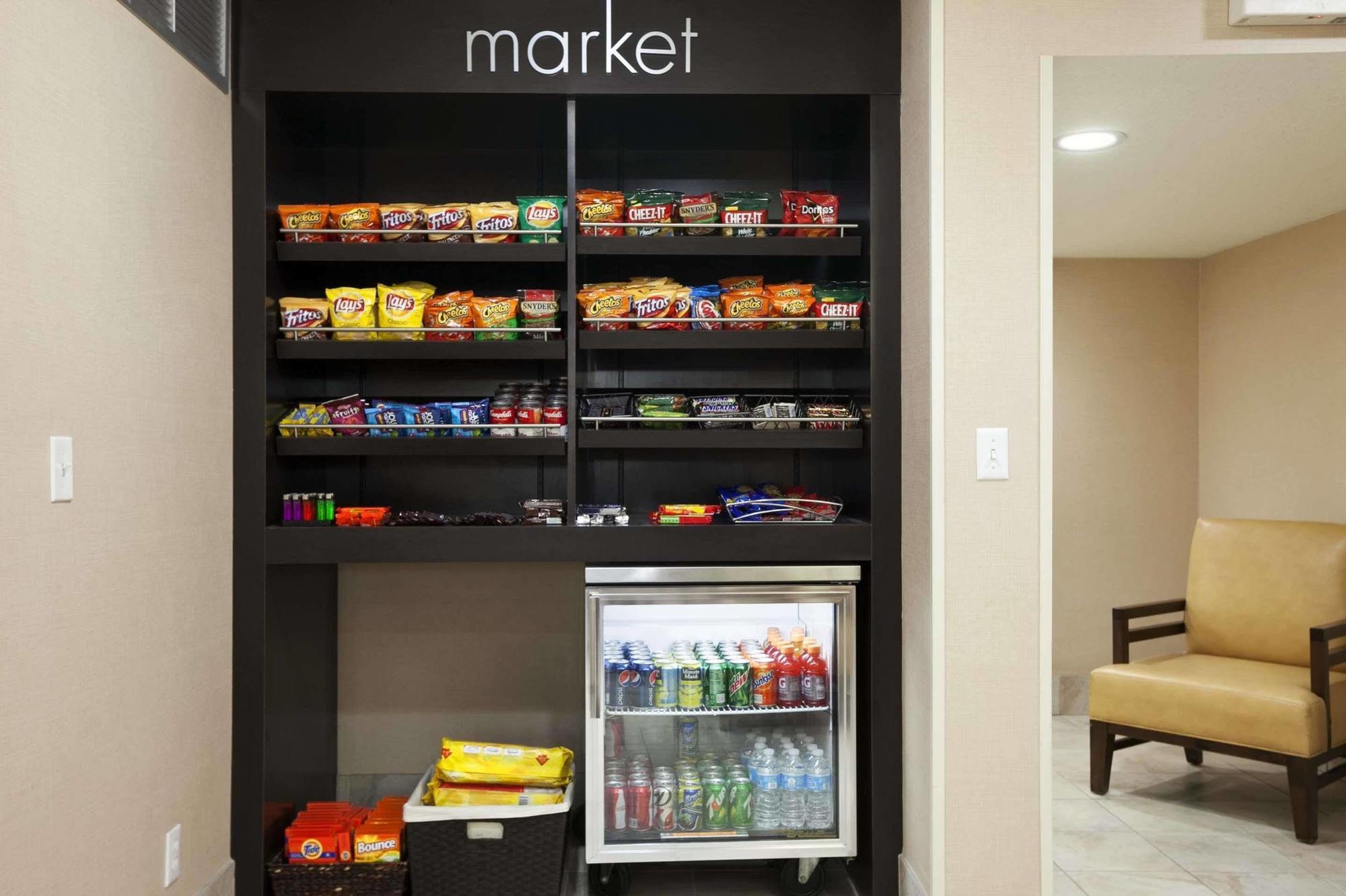 Hawthorn Suites Of تروي المظهر الخارجي الصورة